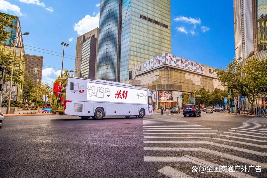 南京痛車定制工廠走紅:車身秒變廣告位,養車零成本時代來了?